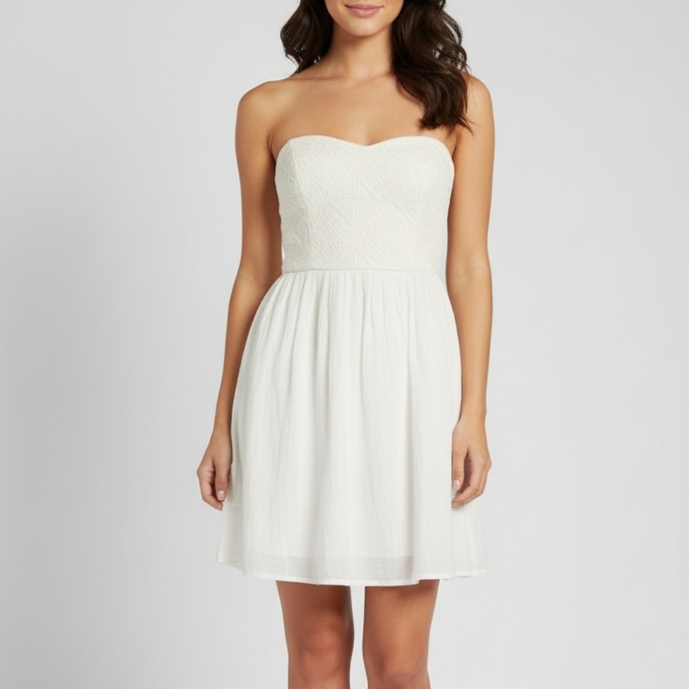 Charlotte Russe Womens White Strapless Mini Dress Size Medium EUC 🐈